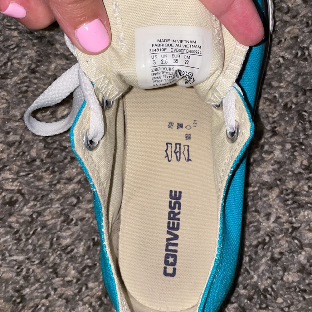Converse - Picture 3 of 3